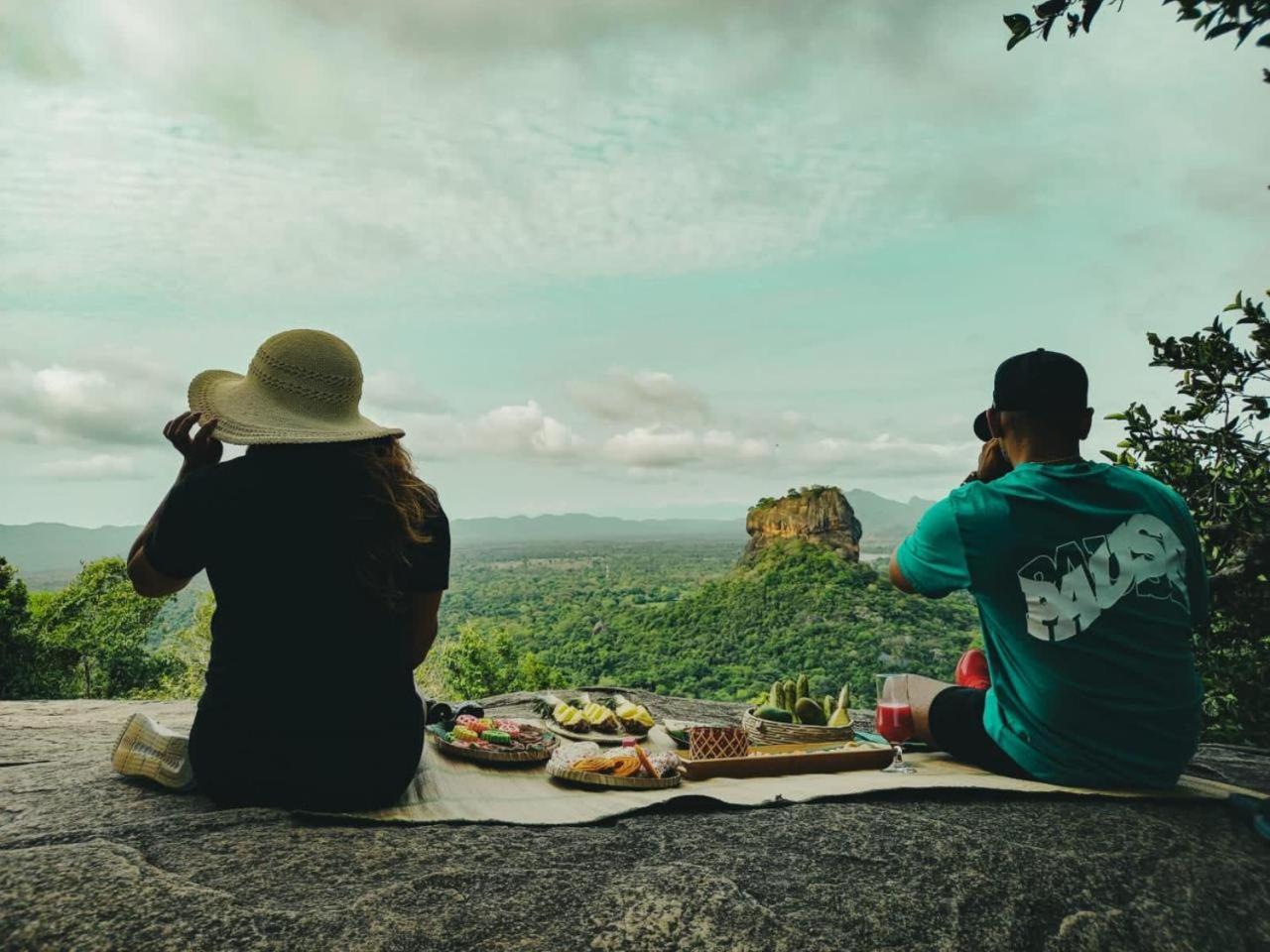 Elephant Safari Lodge Sigiriya Junction Habarana Bagian luar foto
