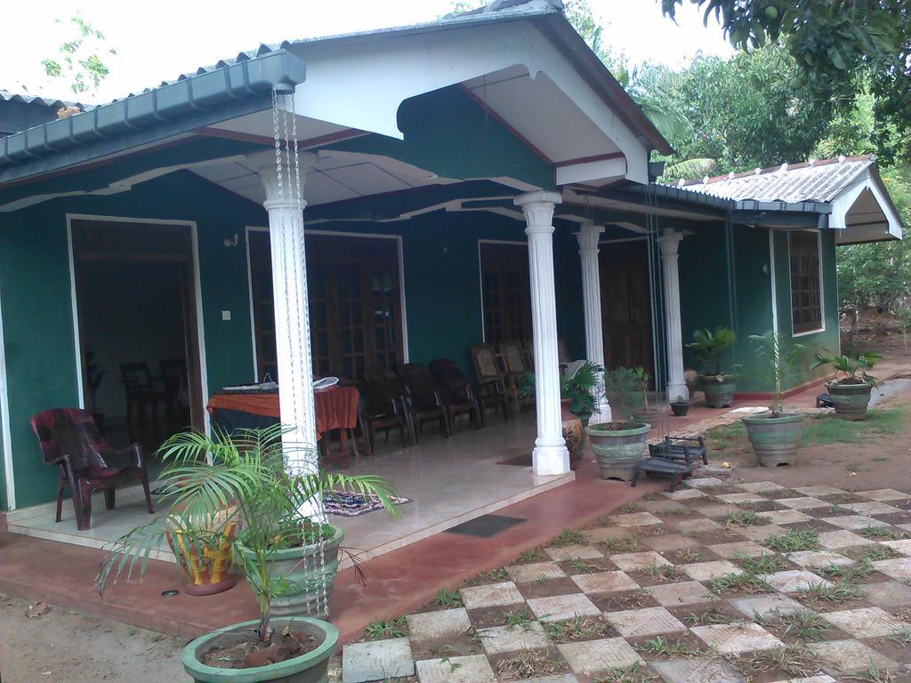 Elephant Safari Lodge Sigiriya Junction Habarana Bagian luar foto