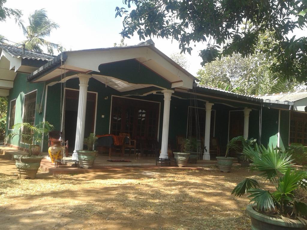 Elephant Safari Lodge Sigiriya Junction Habarana Bagian luar foto