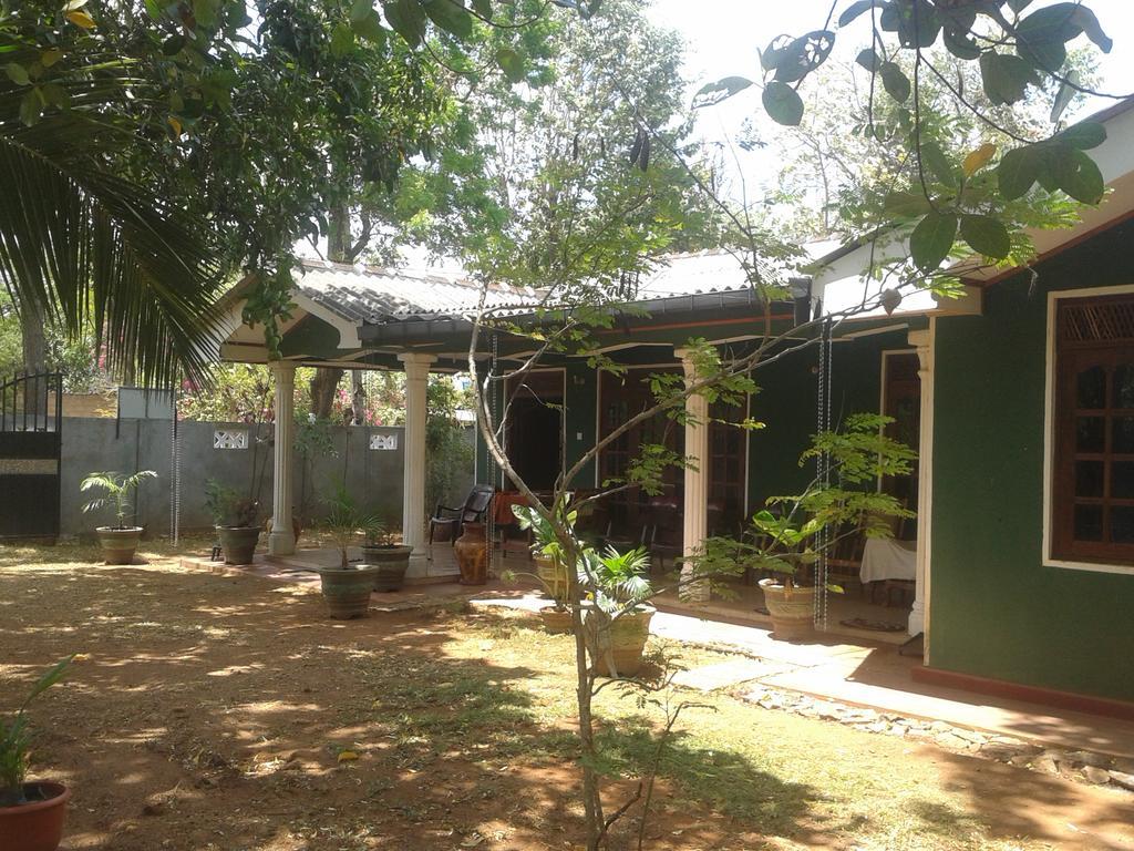 Elephant Safari Lodge Sigiriya Junction Habarana Bagian luar foto