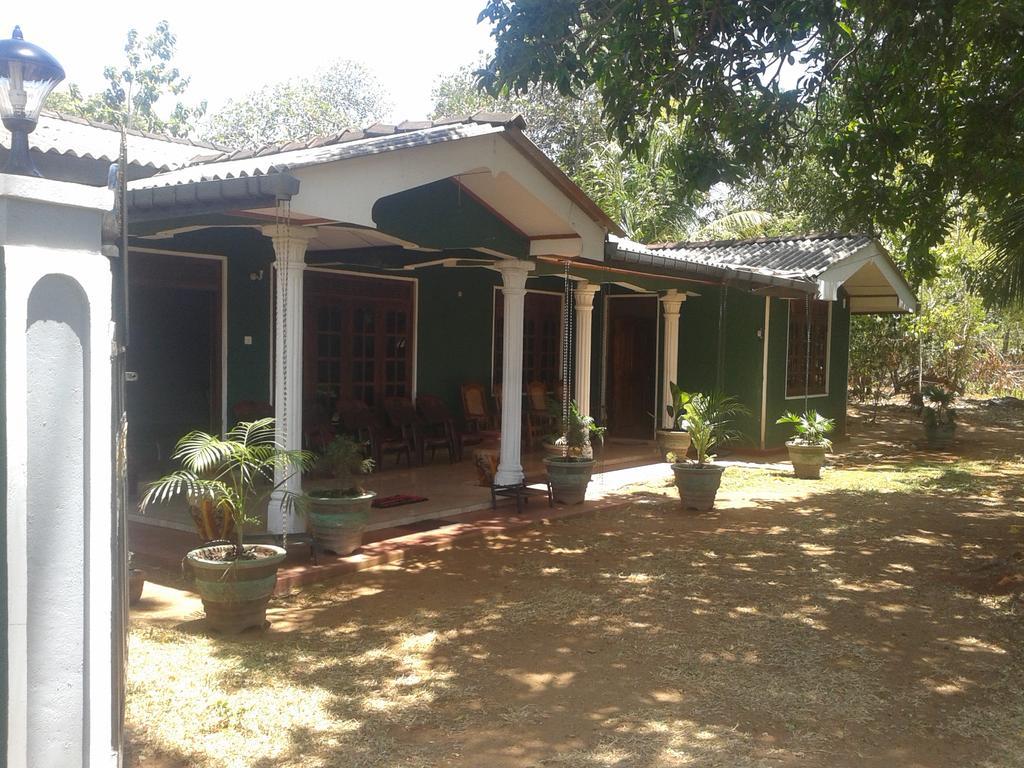 Elephant Safari Lodge Sigiriya Junction Habarana Bagian luar foto
